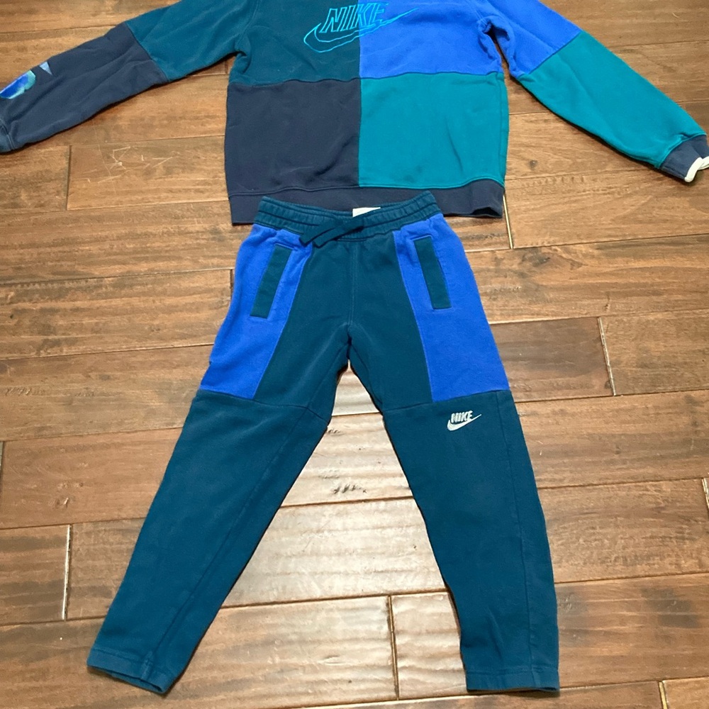 Nike Blue and Green Sweat suit